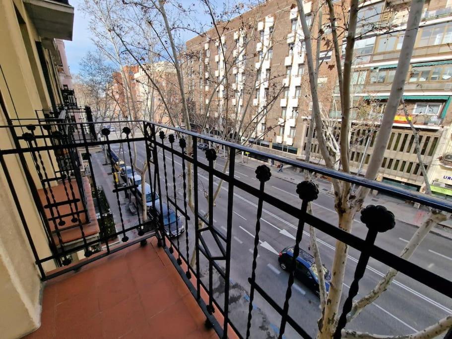 Reina Cristina, 3 Individuales En Atocha-retiro Apartamento