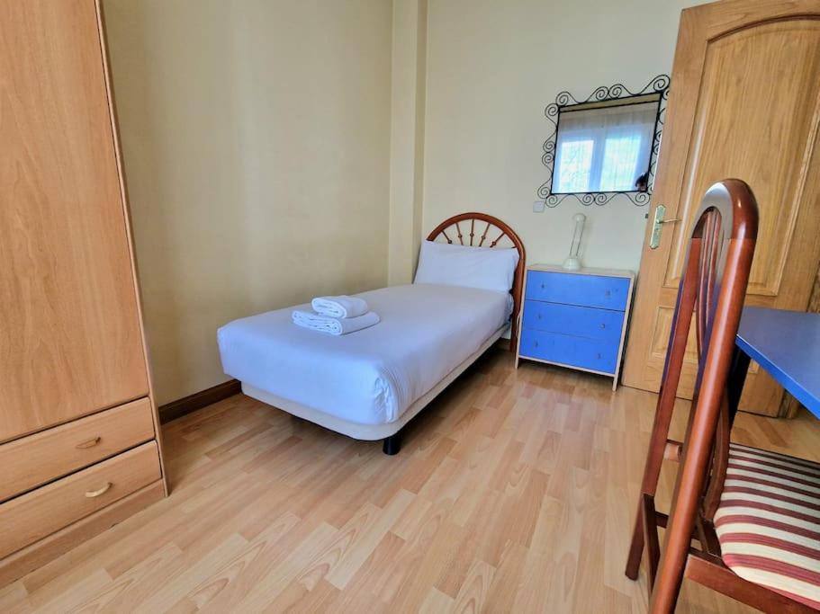 Apartamento Reina Cristina, 3 Individuales En Atocha-retiro *